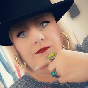 Meet your Posher, Pam